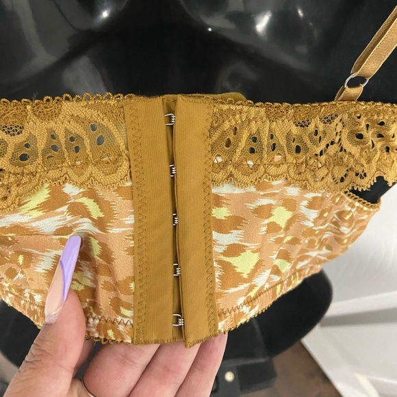 Mustard yellow corset top UO - Picture 5 of 8